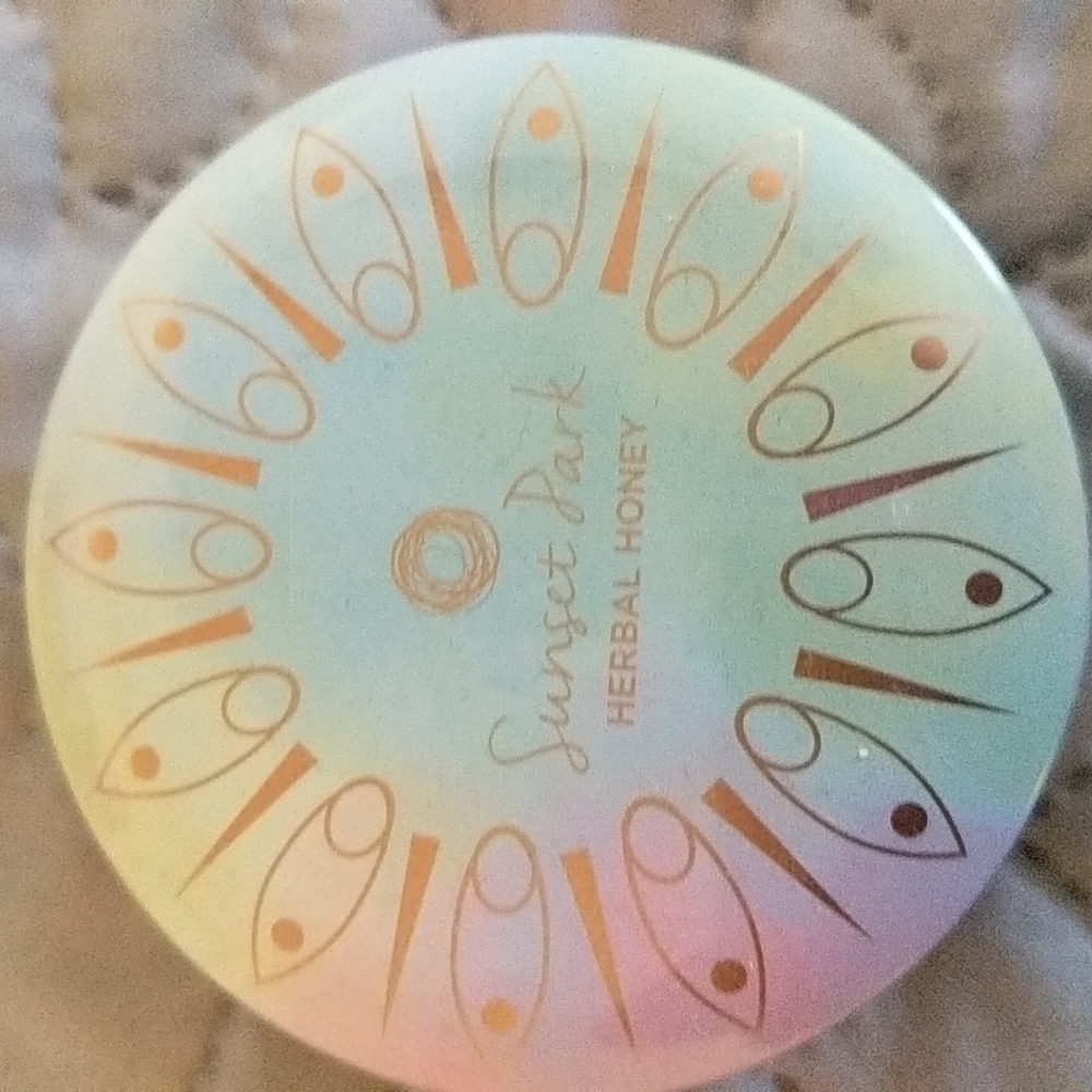 Sunset Park candle NWT